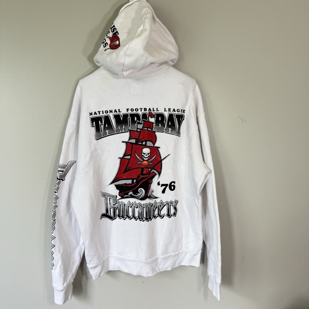 Tampa Bay Buccaneers NFL Team Primary Logo Tech Hoodie White Size M READ